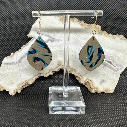 Abstract Teardrop